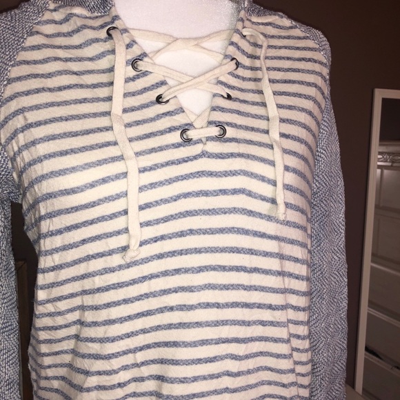 Splendid Tie Up Beachy Thick Soft Sweater - Picture 2 of 5